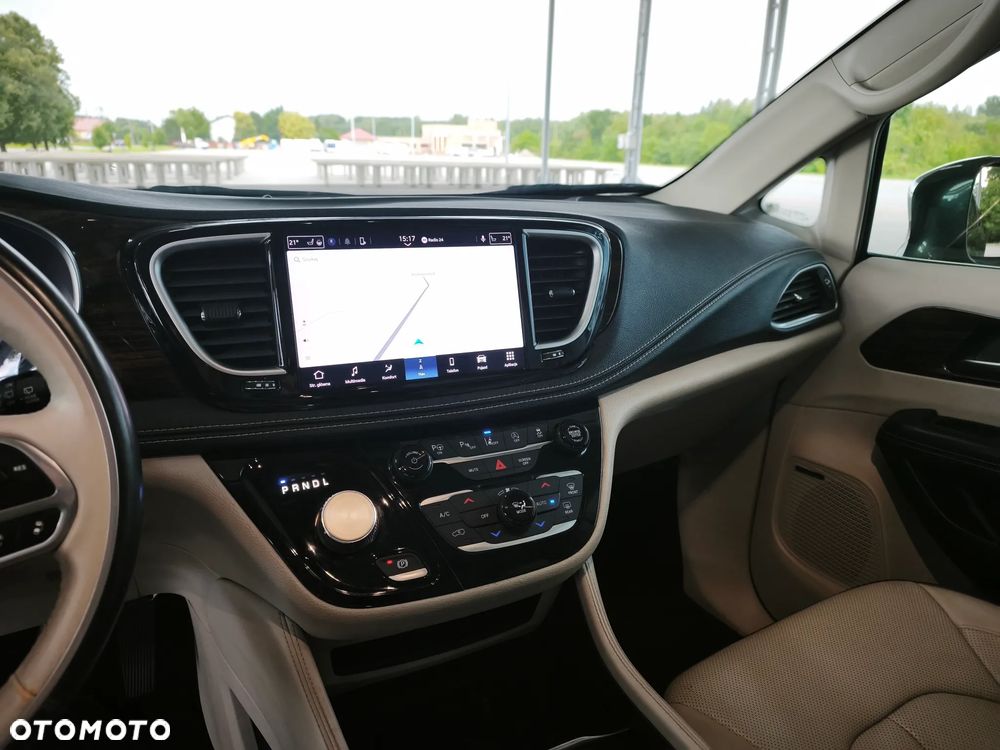 Chrysler Pacifica - 30