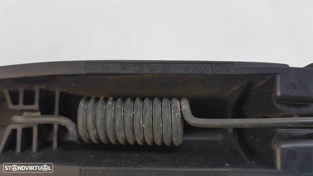 BRAÇO LIMPA-VIDROS TRASEIRO PEUGEOT 208 1.4 HDI FAP - 2