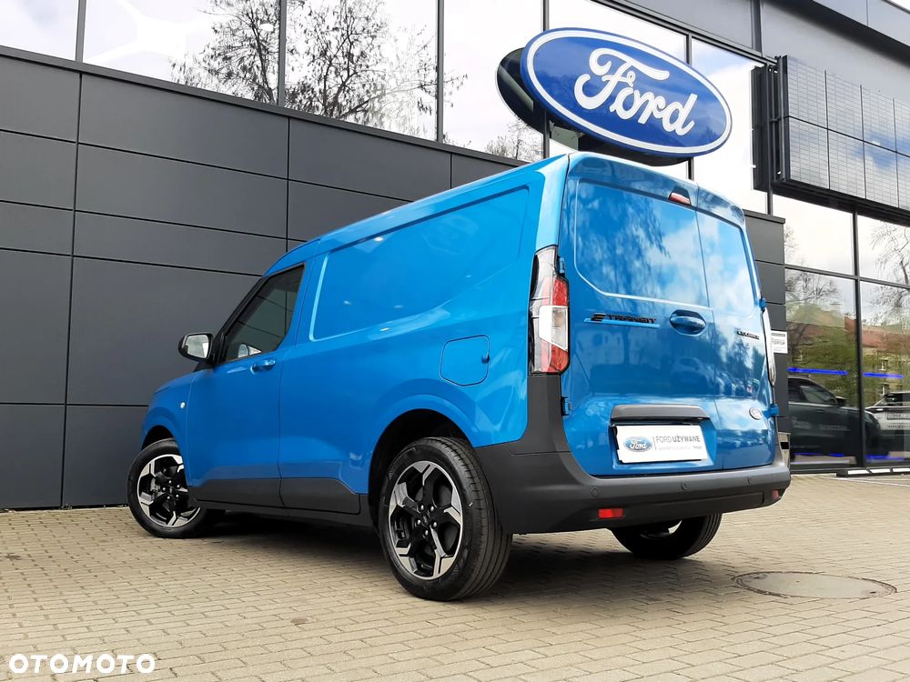 Ford Courier - 31