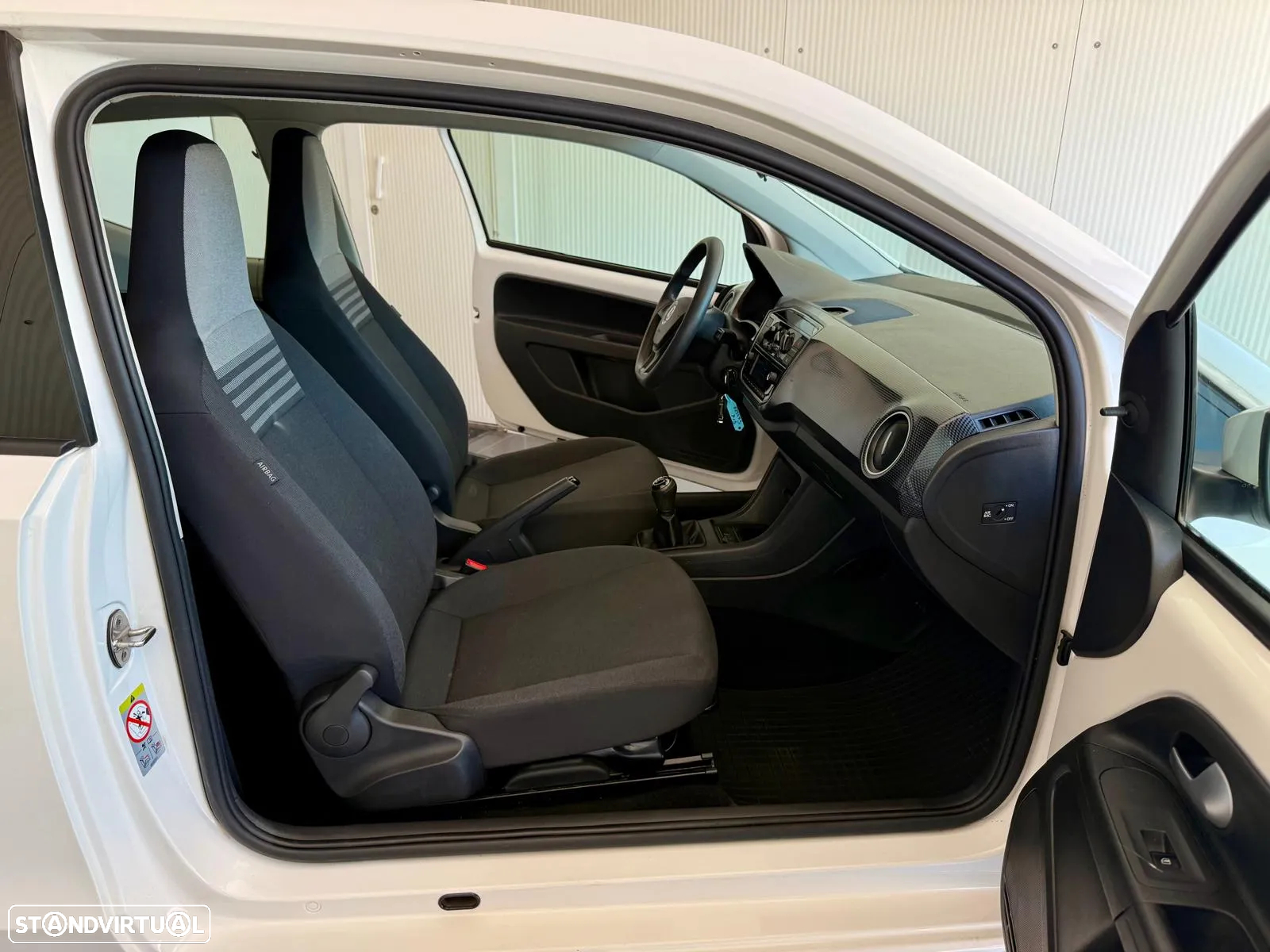 VW Up! 1.0 High - 2