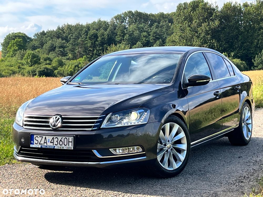 Volkswagen Passat - 1