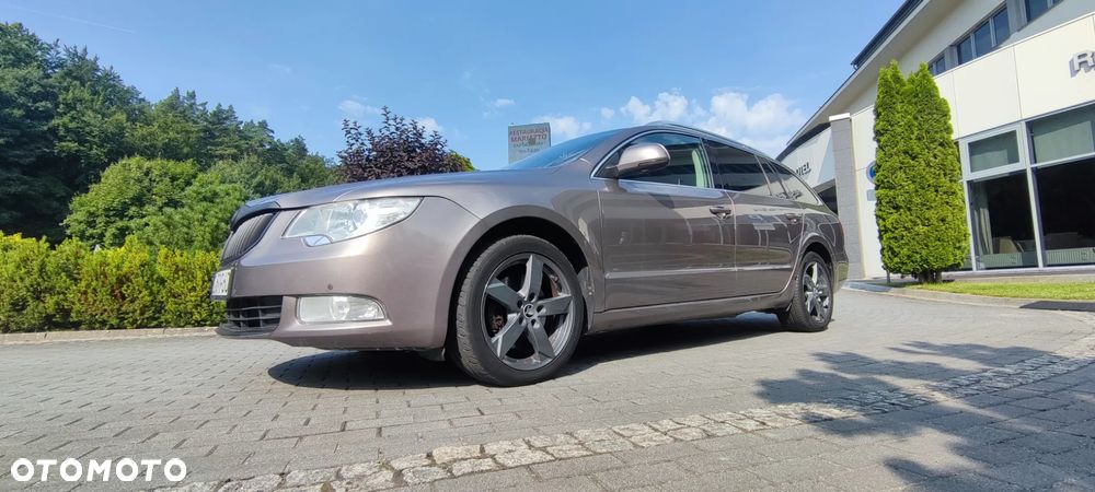 Skoda Superb 1.8 TSI Elegance DSG - 9