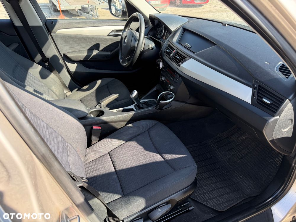 BMW X1 sDrive18d Sport Line - 13