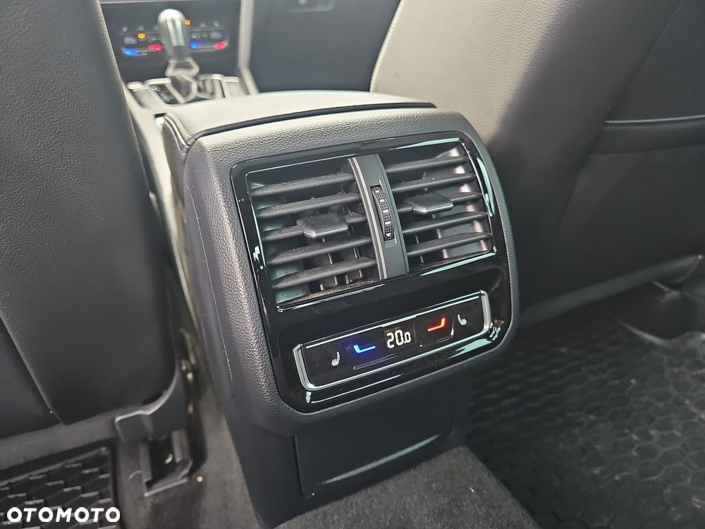 Volkswagen Passat - 26