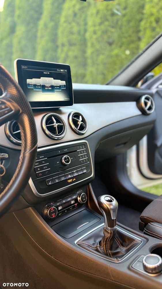 Mercedes-Benz CLA 200 Peak Edition - 13