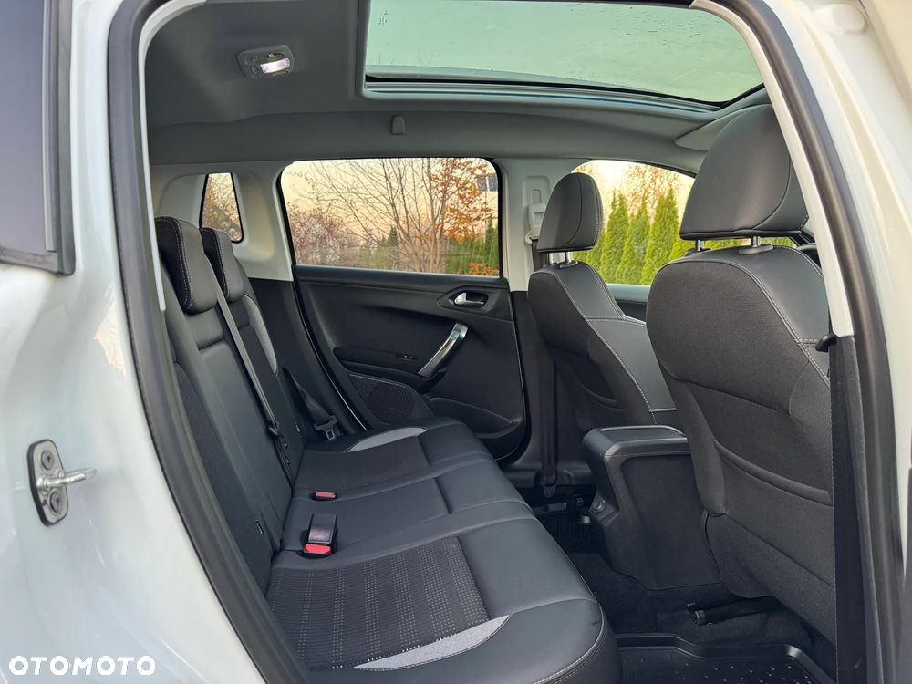 Peugeot 2008 1.2 Pure Tech Allure S&S EAT6 - 25