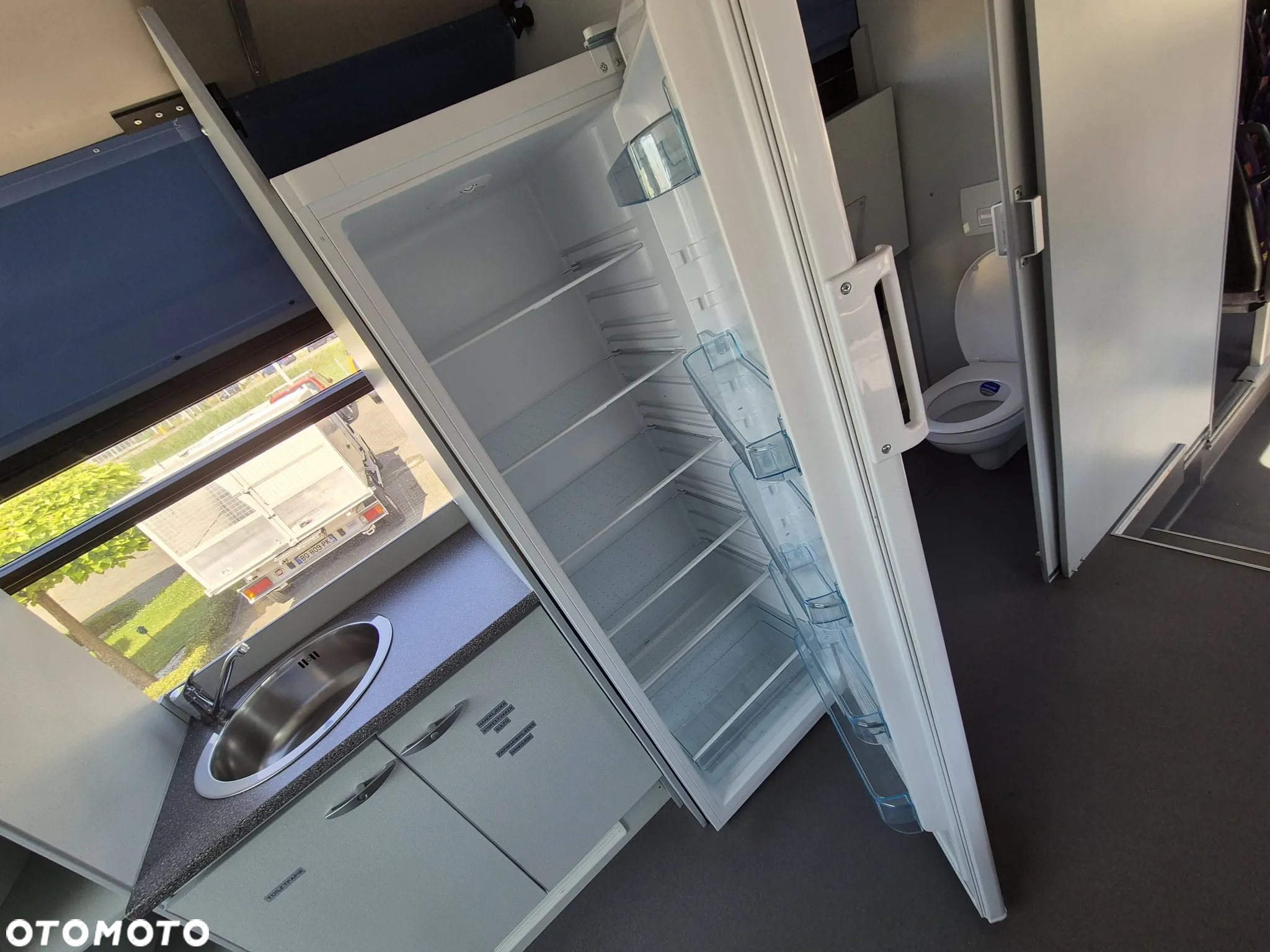 Irisbus KAMPER / AUTOBUS / NOWA ZABUDOWA / SOLAR NA DACHU / ŁAZIENKA / KUCHENKA / STAN IDEALNY / 2 PRZETWORNICE - 25