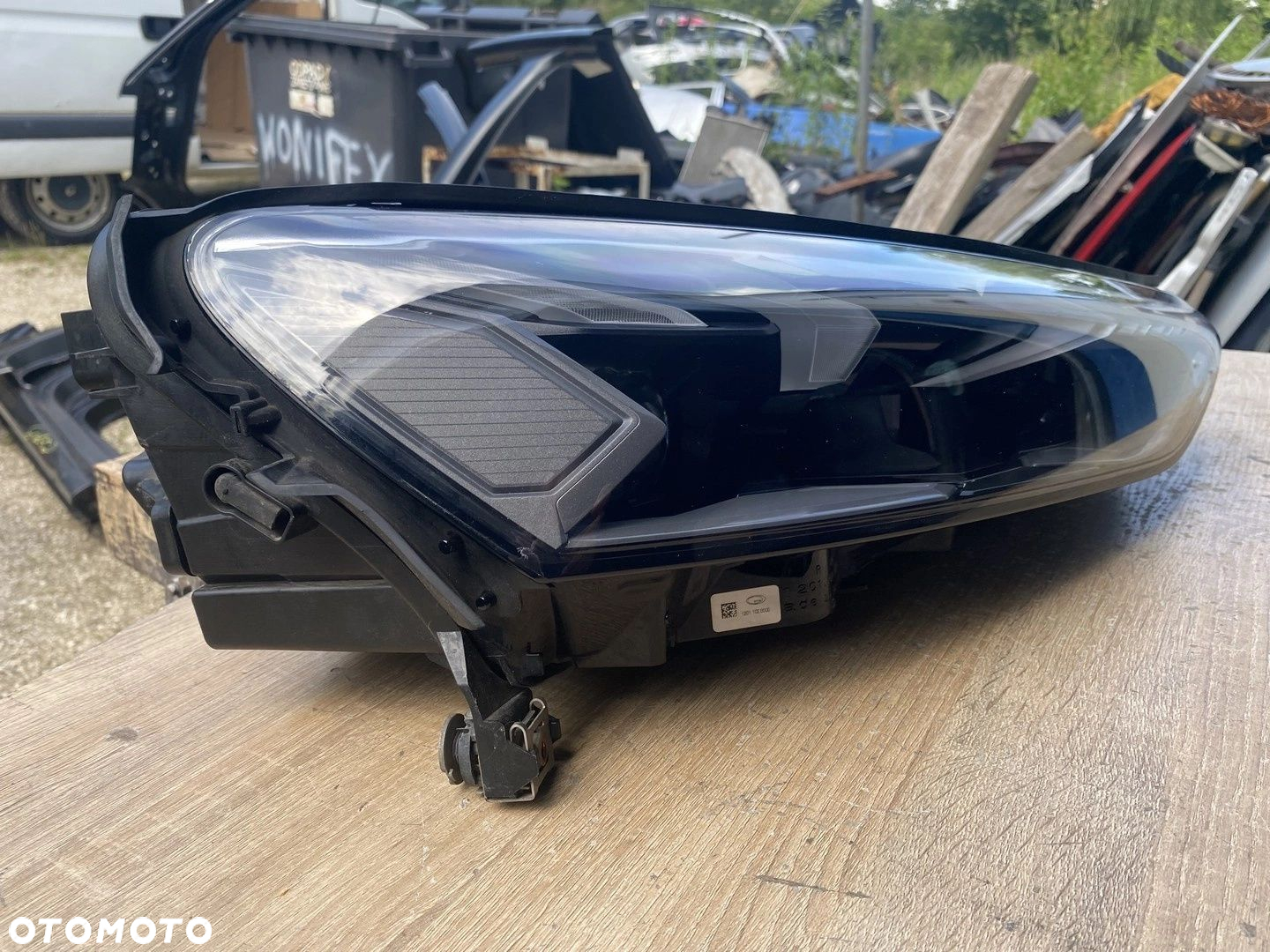 LAMPA PRZEDNIA PRAWA AUDI E TRON GT FULL LED MATRIX CAŁA 4J3941036 - 2