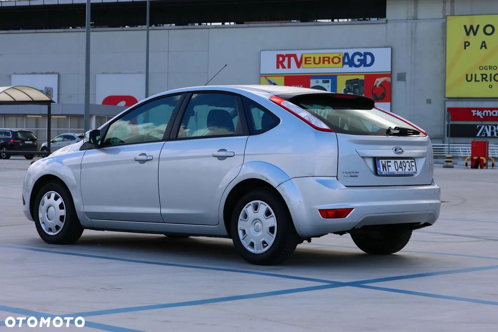 Ford Focus 1.6 Trend - 5