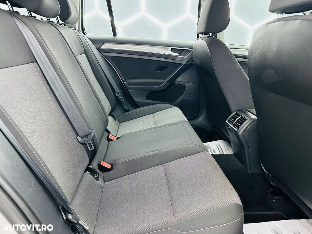 Volkswagen Golf 1.6 TDI BlueMotion Technology Comfortline - 8