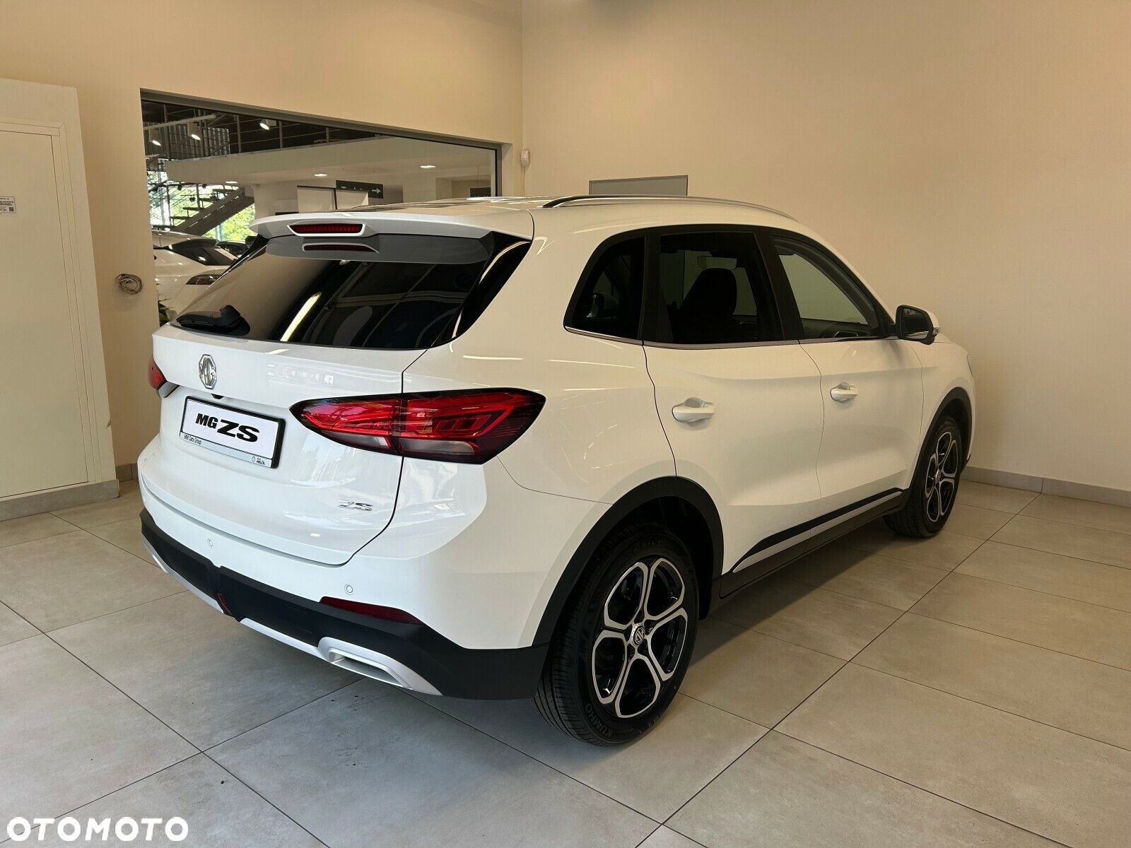 MG ZS - 6