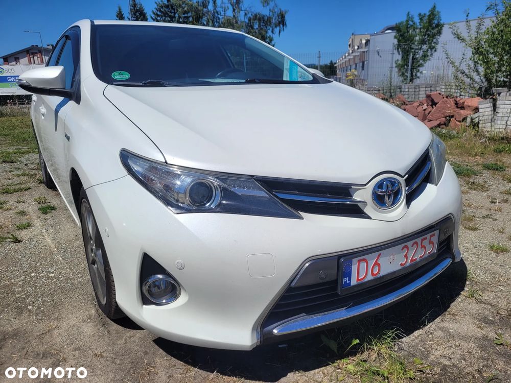 Toyota Auris 1.8 HSD Luna - 1