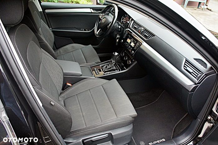 Skoda Superb 2.0 TDI DSG Sportline - 17
