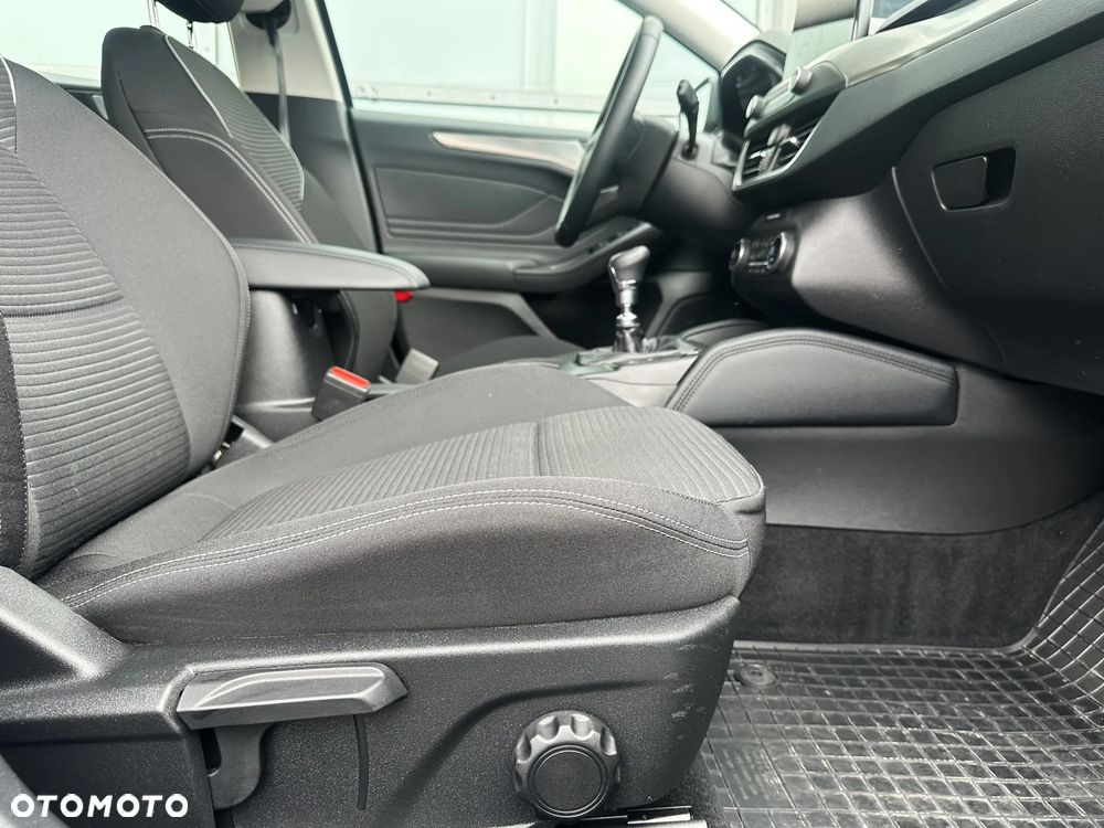 Ford Focus 1.0 EcoBoost Titanium X - 12