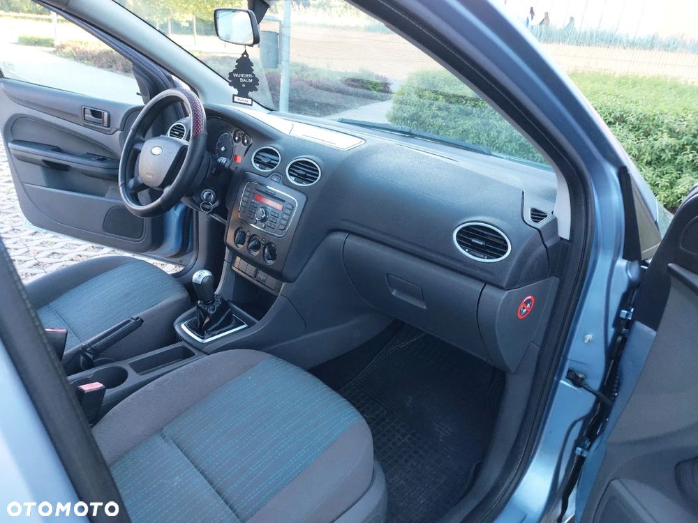 Ford Focus - 32