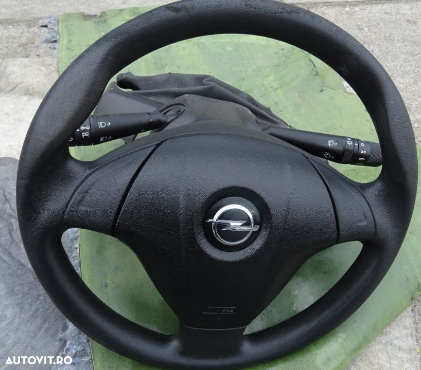 Plansa de bord Opel Combo din 2012 cu airbag volan si pasager volan pe stanga - 2