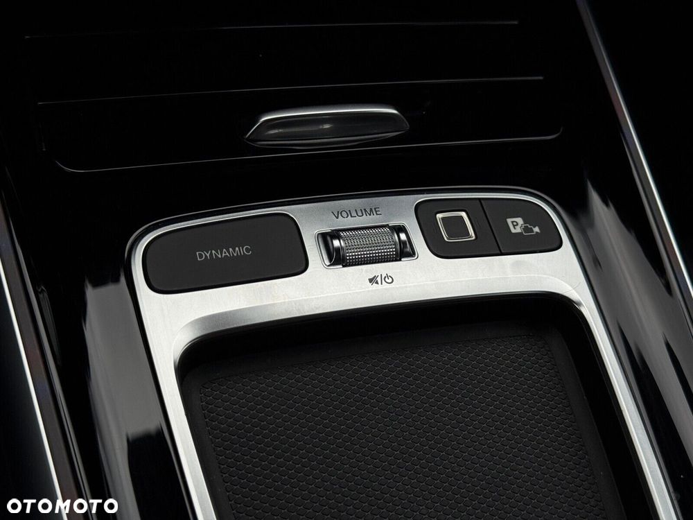 Mercedes-Benz GLB 200 Progressive 7G-DCT - 24