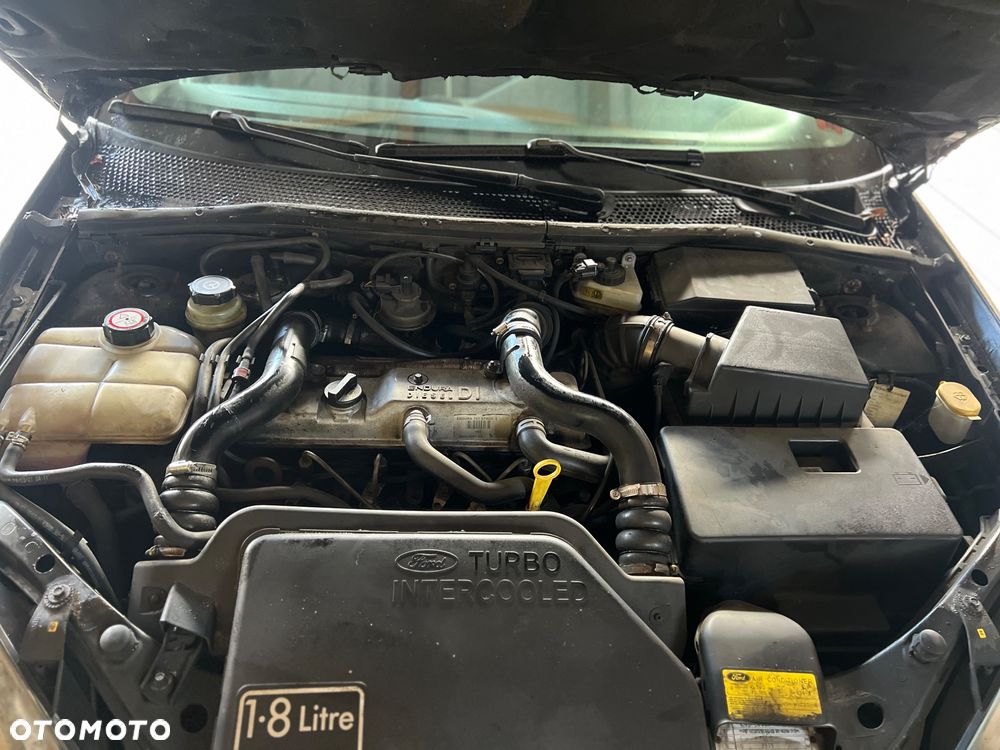 Ford Focus 1.8 TDDi Ambiente - 11