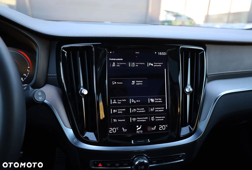 Volvo V60 T8 AWD Twin Engine Geartronic R-Design - 11