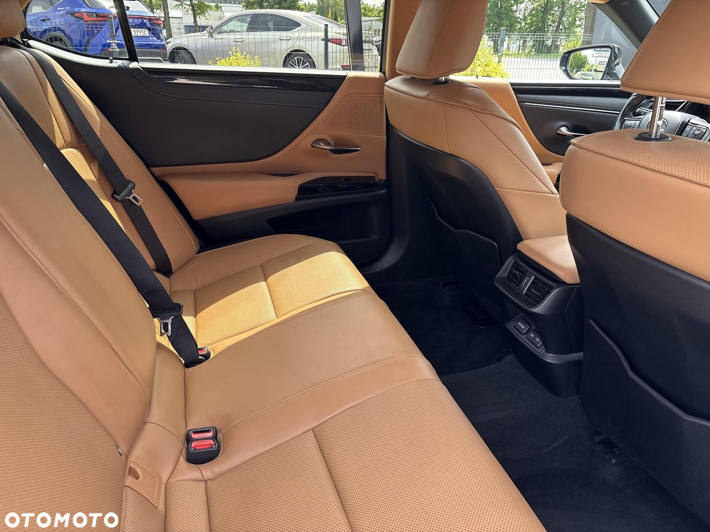 Lexus ES - 24