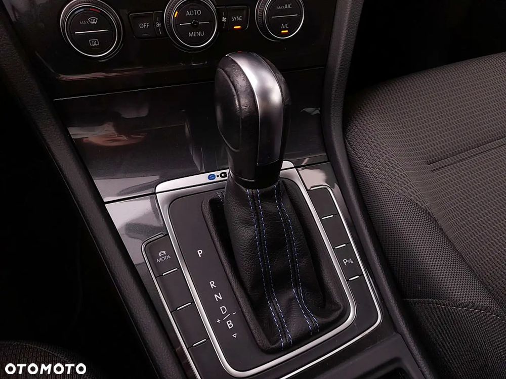 Volkswagen Golf - 13