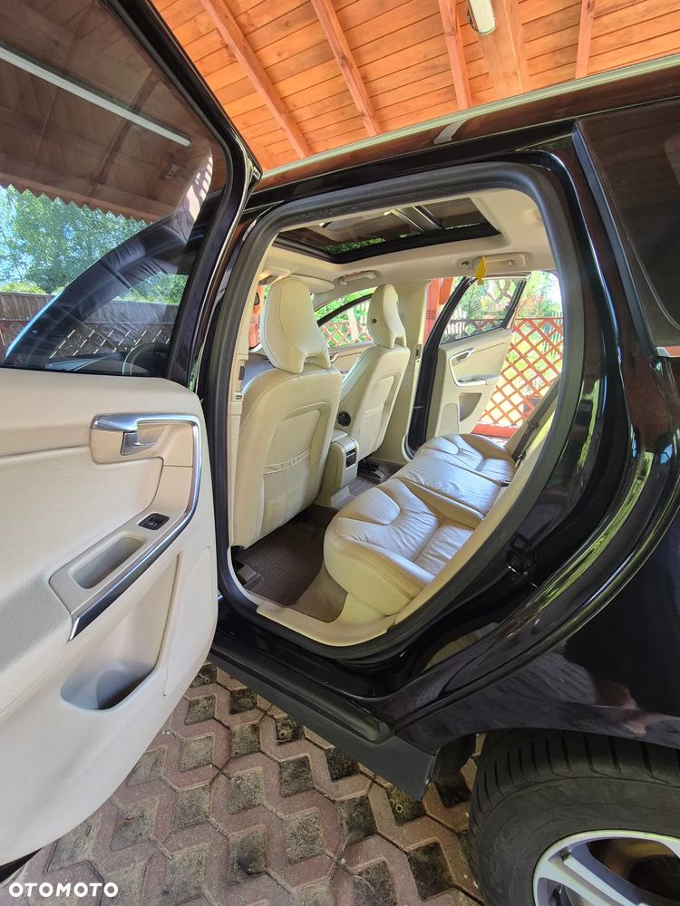 Volvo XC 60 D5 AWD Summum - 11