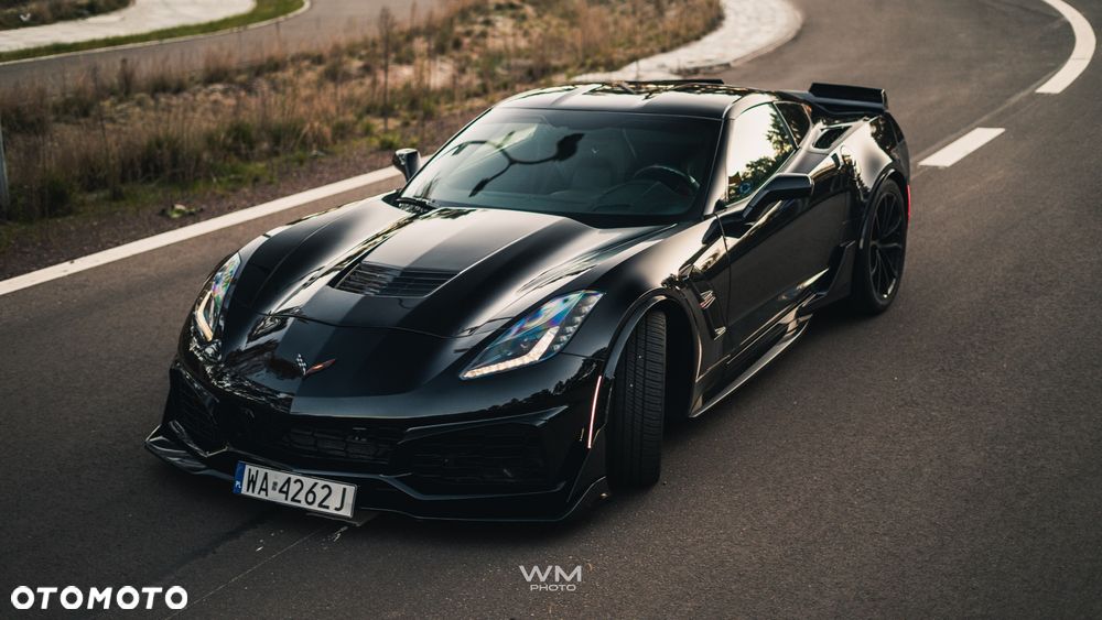 Chevrolet Corvette - 11