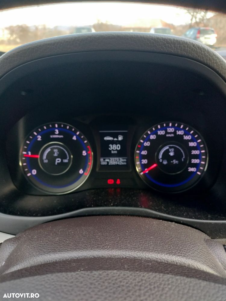 Hyundai i40 i40cw 1.7 CRDi Automatik Style - 10