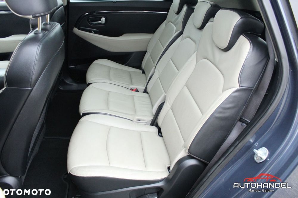 Kia Carens - 24