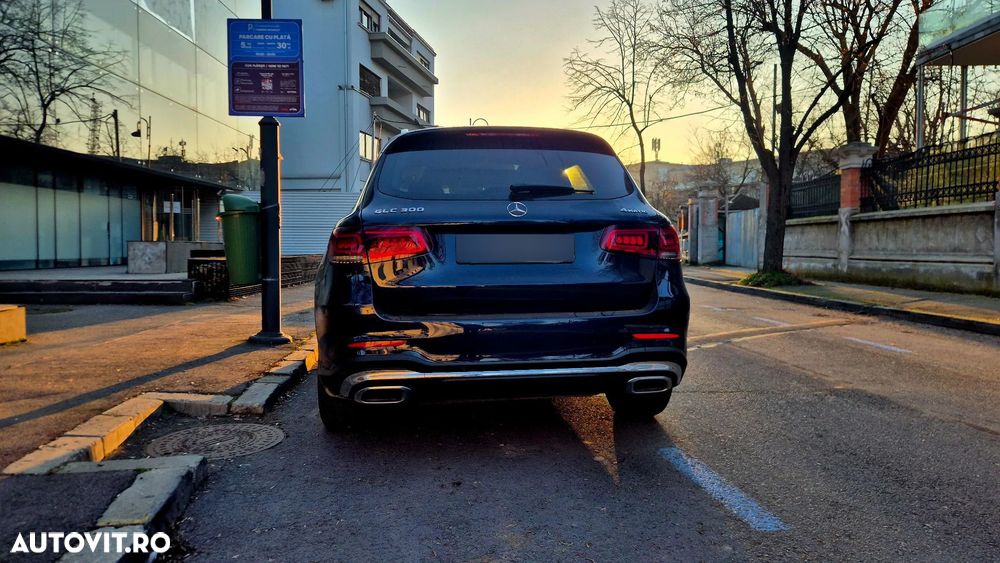 Mercedes-Benz GLC 300 4MATIC MHEV - 6