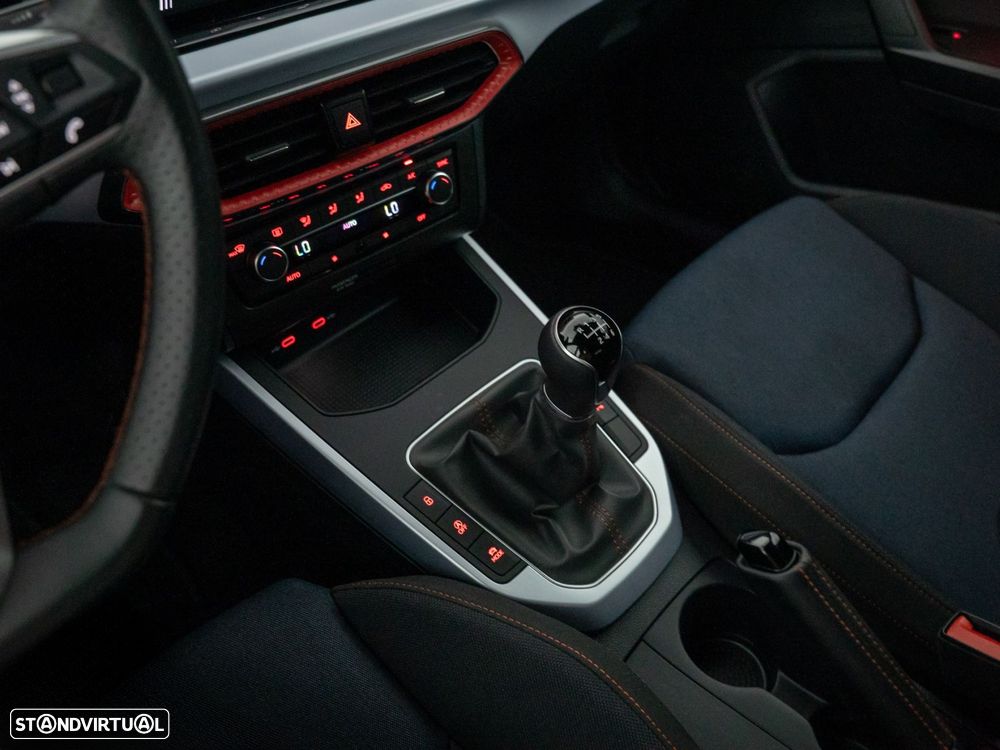 SEAT Arona 1.0 TSI FR - 23