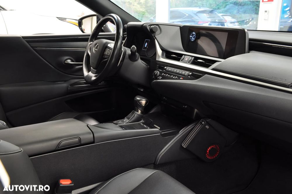 Lexus Seria ES 300h Executive - 6