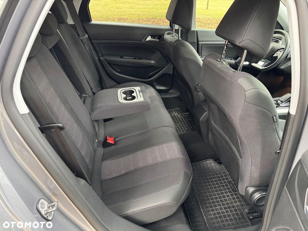 Peugeot 308 1.5 BlueHDi Allure S&S EAT8 - 21