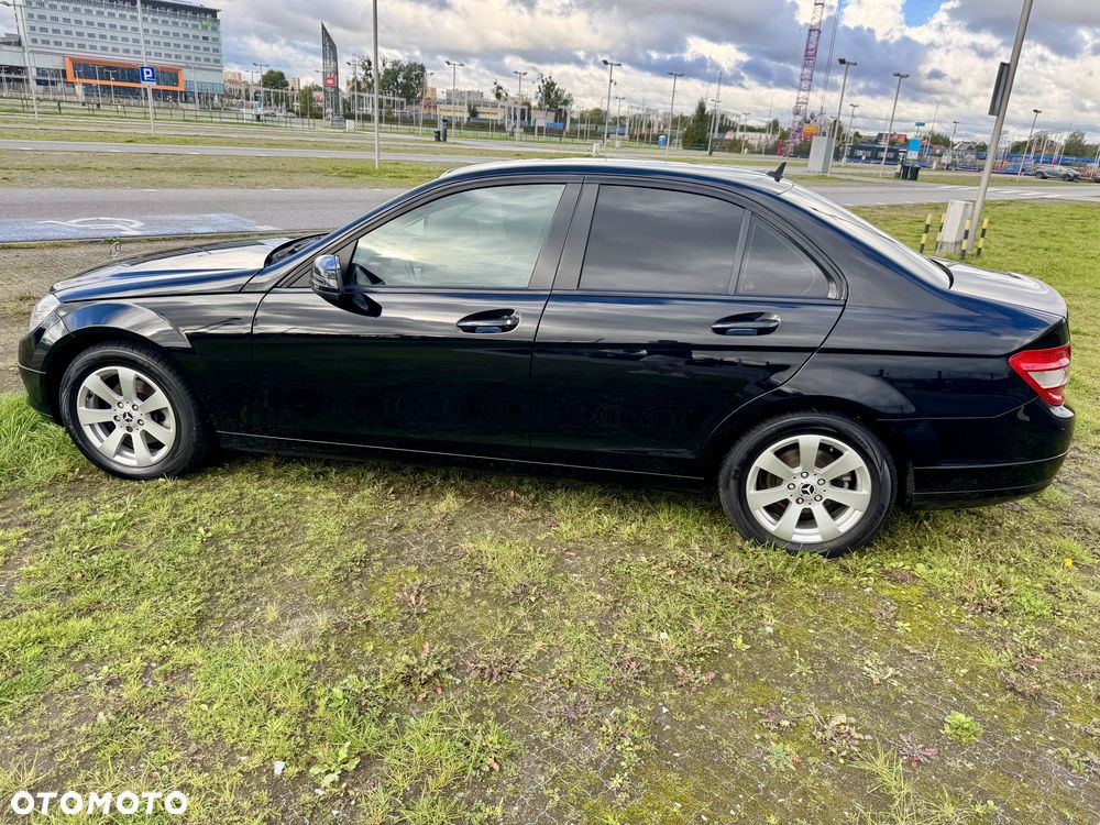 Mercedes-Benz C-Class 2009 photo 2