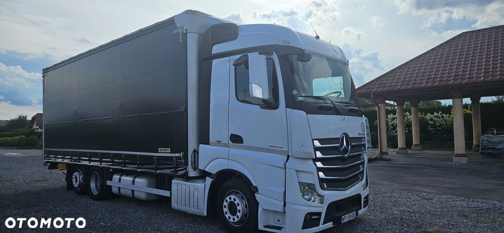 Mercedes-Benz actros - 2
