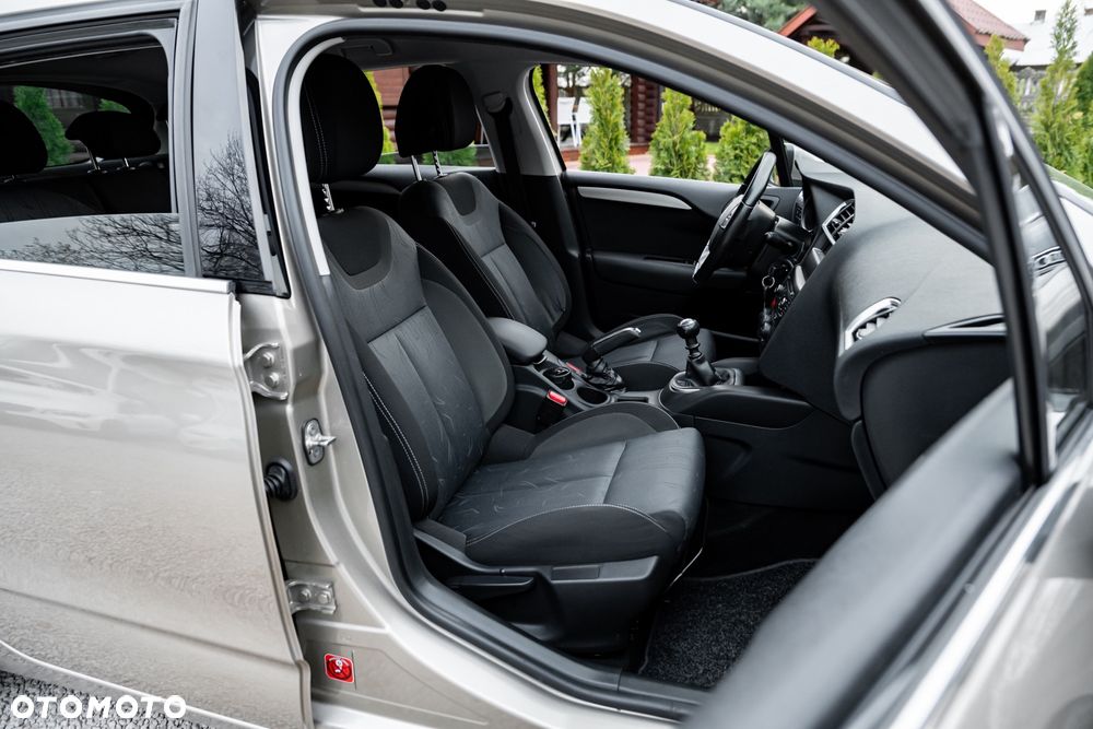 Citroën C4 e-HDi 110 Selection - 23