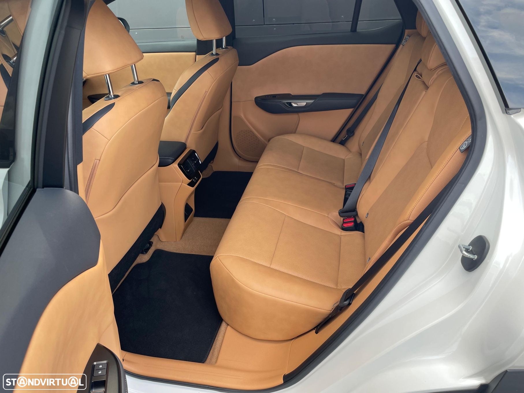 Lexus RZ 450e Executive Plus - 16