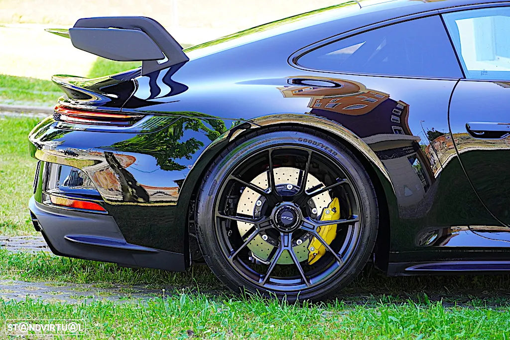 Porsche 911 (992) GT3 PDK - 11