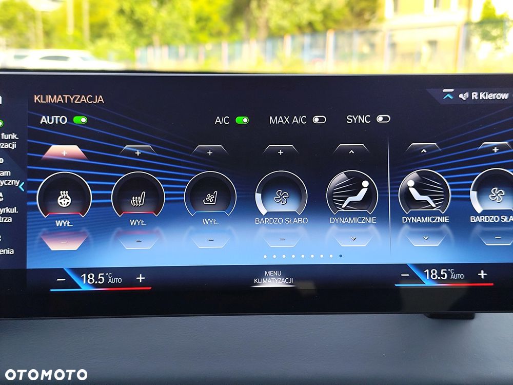 BMW iX xDrive40 76.6kWh Signature - 24