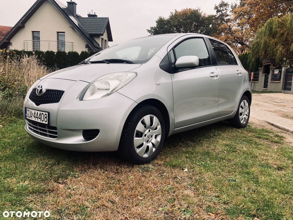 Toyota Yaris - 1