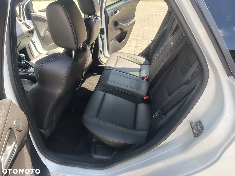 Ford Focus ST - 16