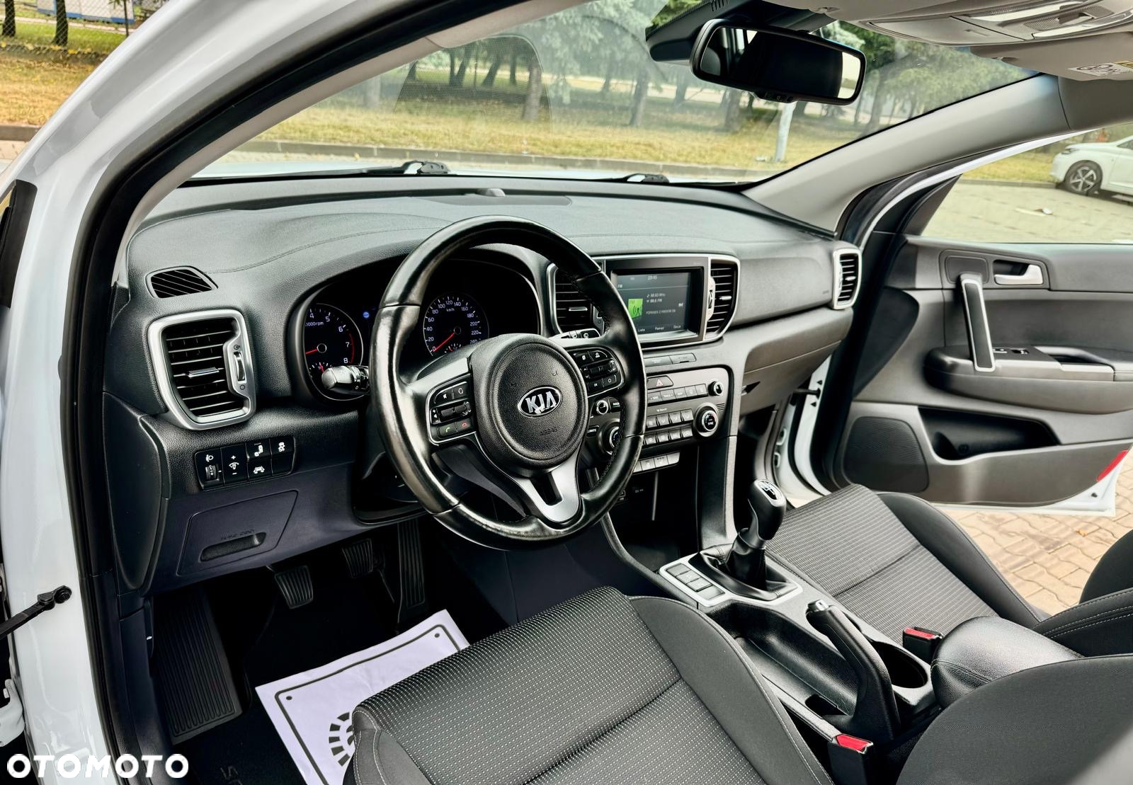 Kia Sportage 1.6 GDI Black Edition 2WD - 9