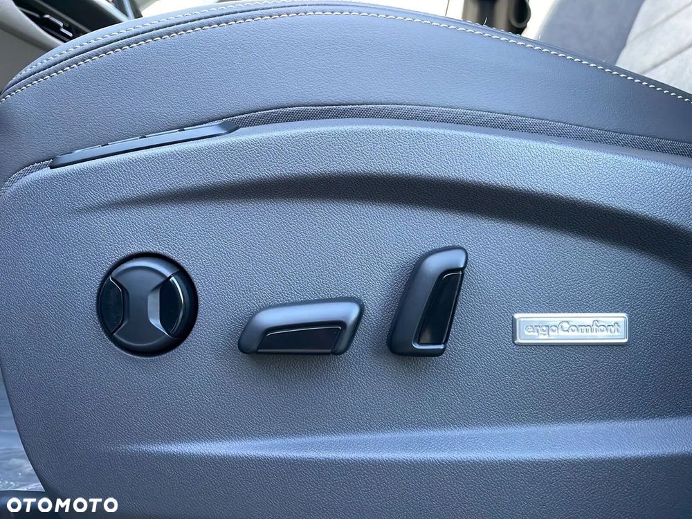 Volkswagen Multivan - 26