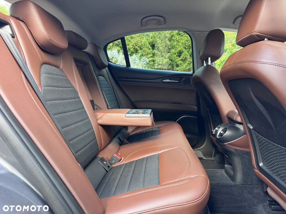 Alfa Romeo Stelvio 2.2 JTDM - 23