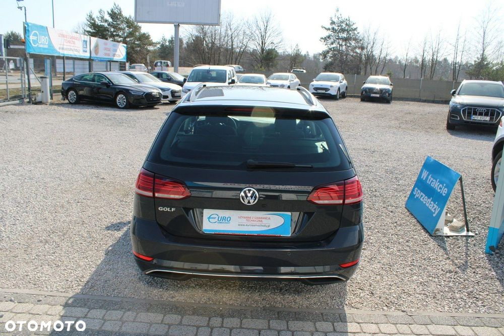 Volkswagen Golf - 6