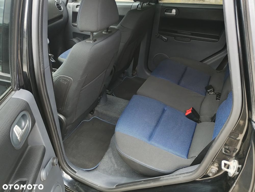 Mitsubishi Colt - 13