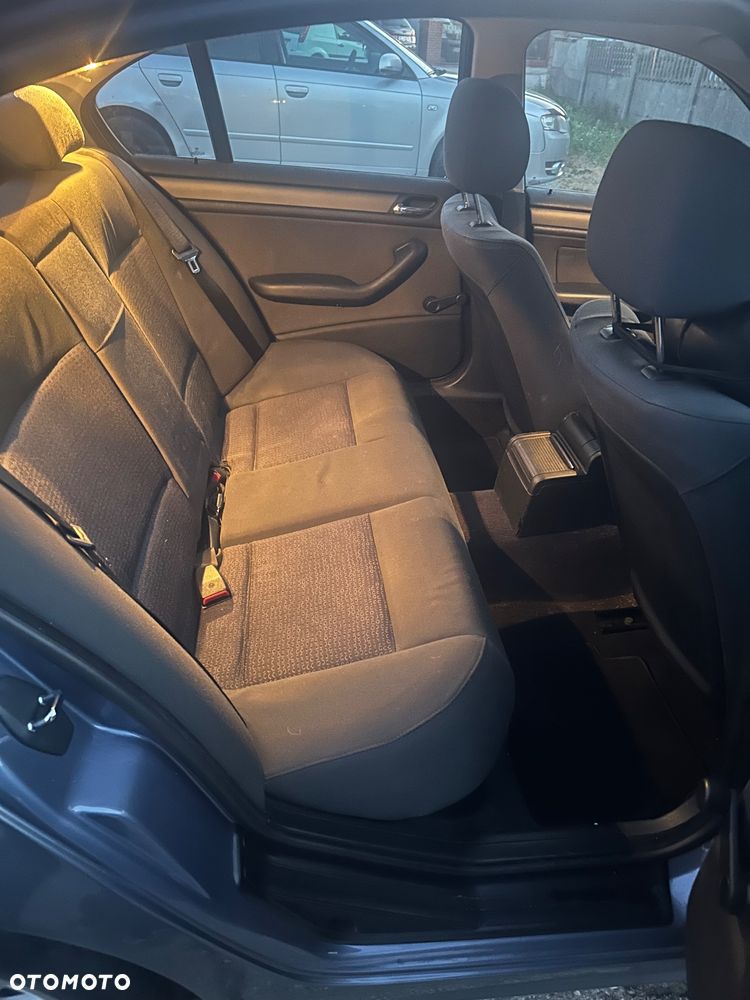 BMW Seria 3 316i - 15