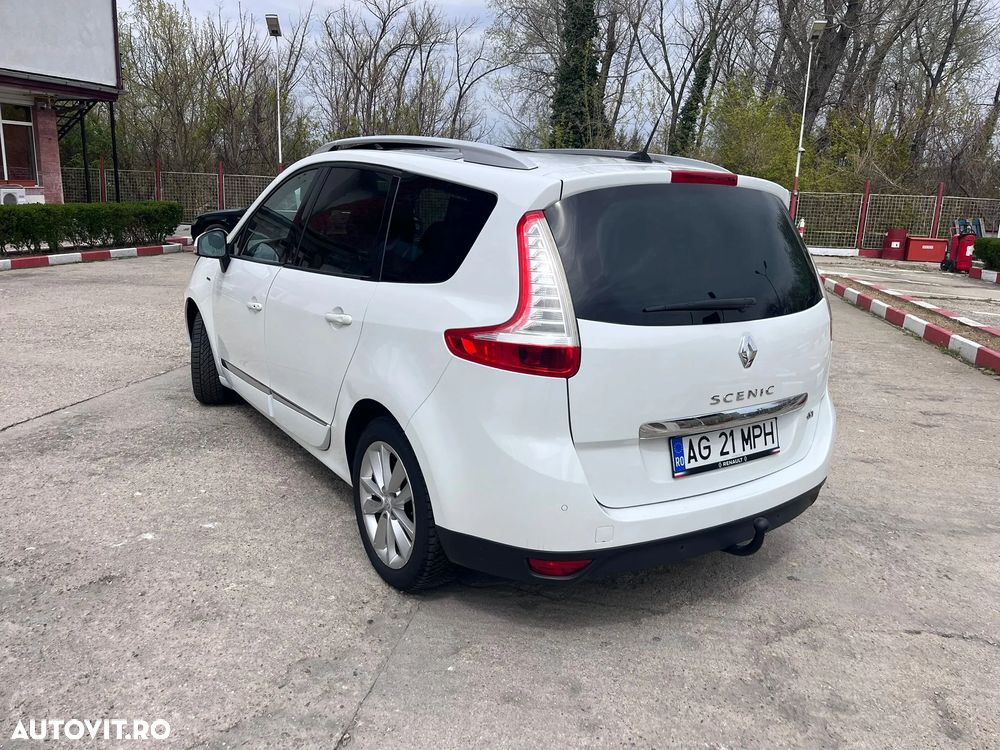 Renault Grand Scenic - 11
