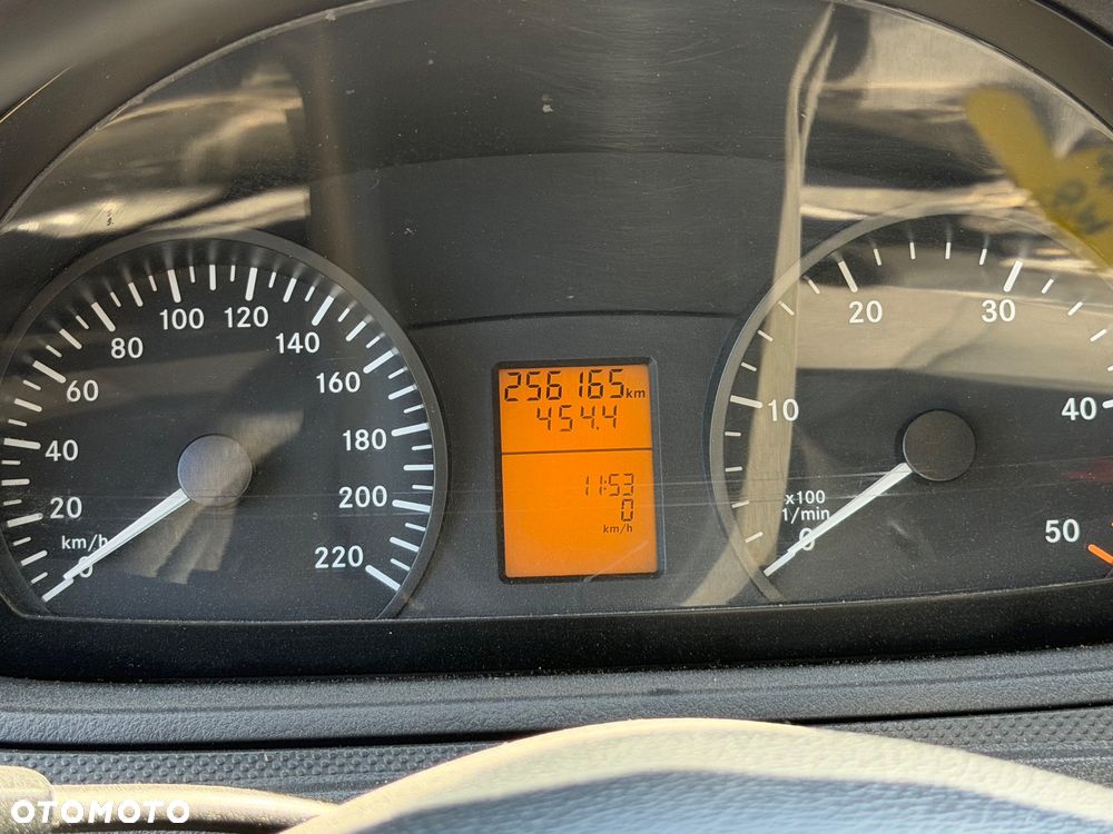 Mercedes-Benz Vito - 26