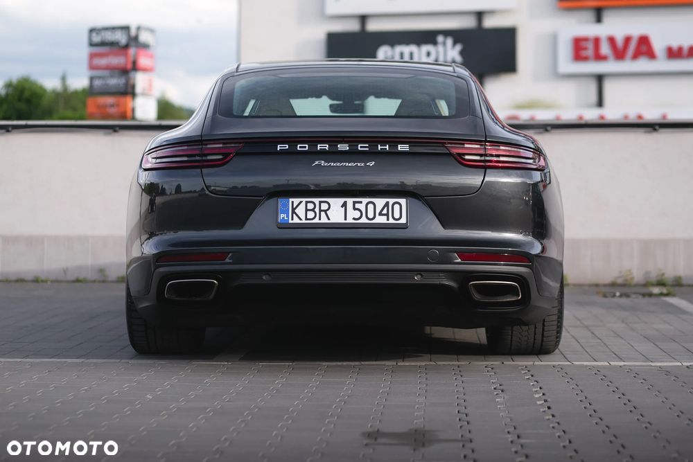 Porsche Panamera 4 - 7
